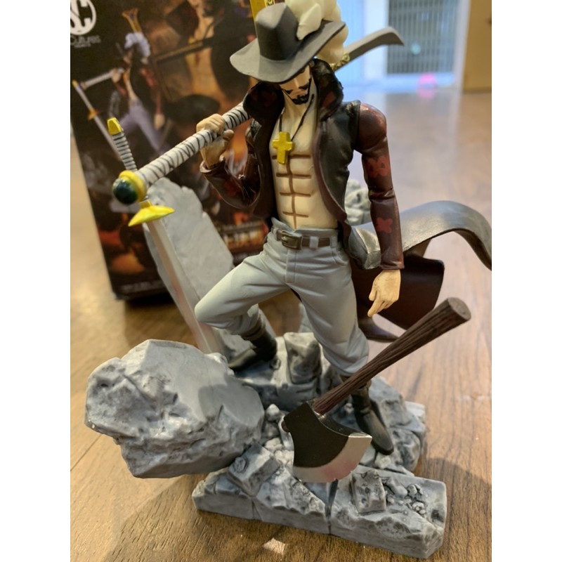 Mô hình Mihawk kiếm sĩ mạnh nhât - One piece