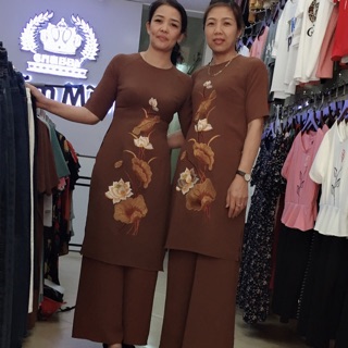 Bộ áo dài cách tân đi lễ chùa.