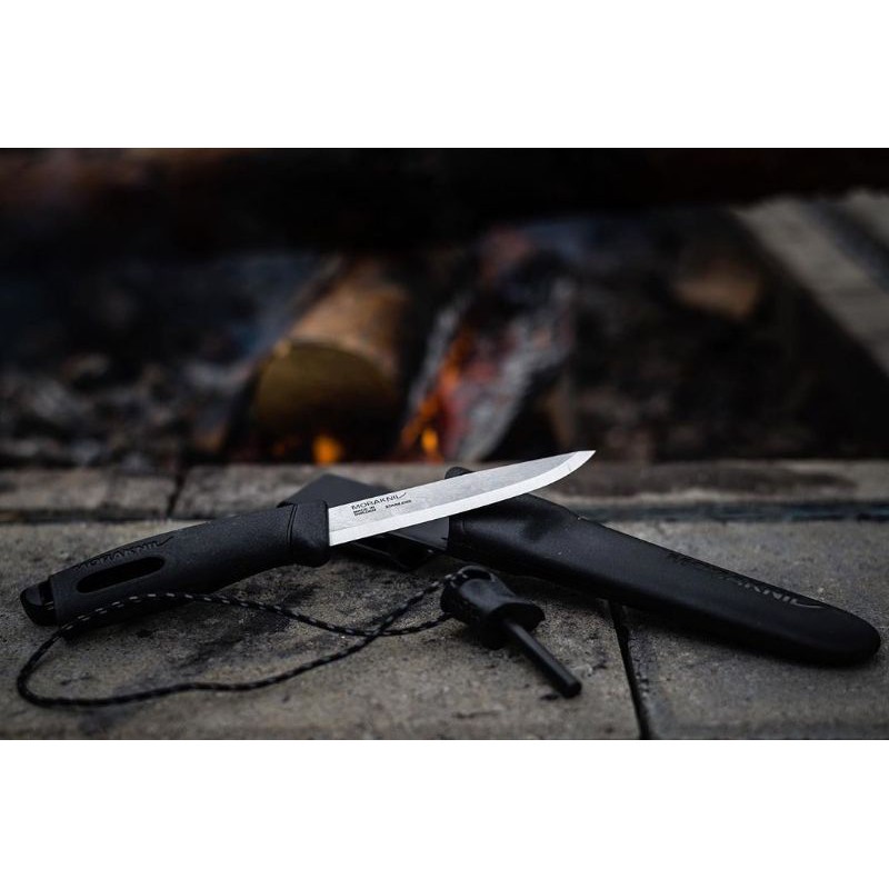 Dao dã ngoại Morakniv Companion Spark kèm đánh lửa