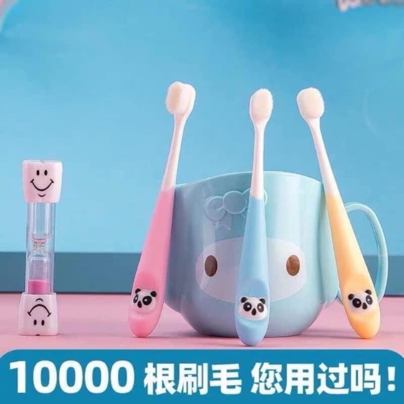 Bàn chải đánh răng cho bé