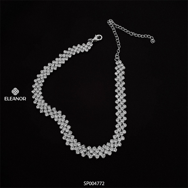 Dây chuyền nữ Eleanor Accessories choker hình ziczac đính đá phụ kiện trang sức 4772