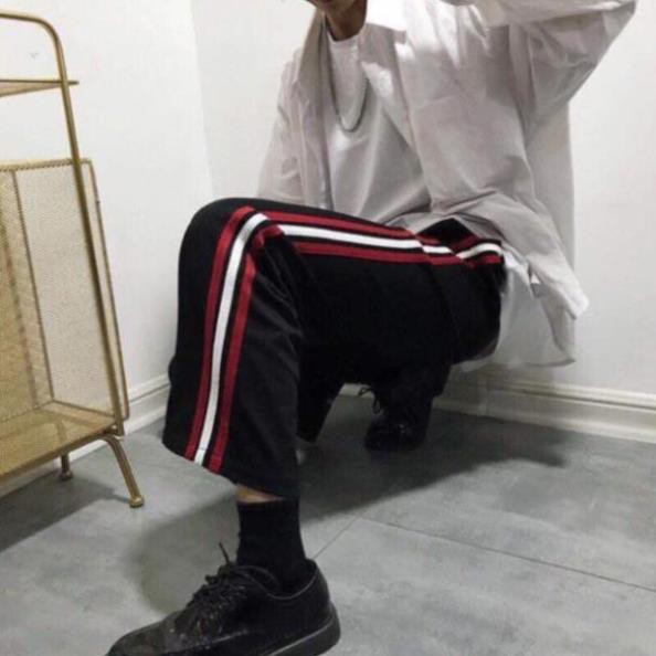Quần ĐEN 3 SỌC ĐỎ Nam Nữ Unisex