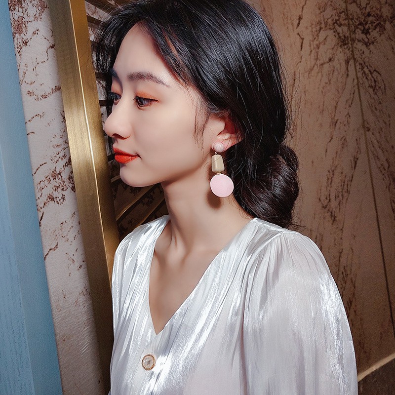 Khuyên tai nữ trang dáng dài tạo hình độc đáo