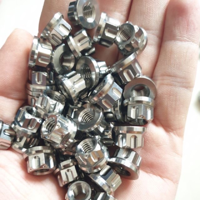 Tán 6li 8li 10li 12li Salaya inox 304 Gắn Các Vị Trí Trên Xe