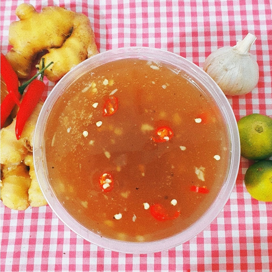 Nước sốt me tươi ướp, chấm đồ nướng.