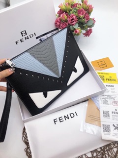 Fendi Clutch 🎀🎀🎀
