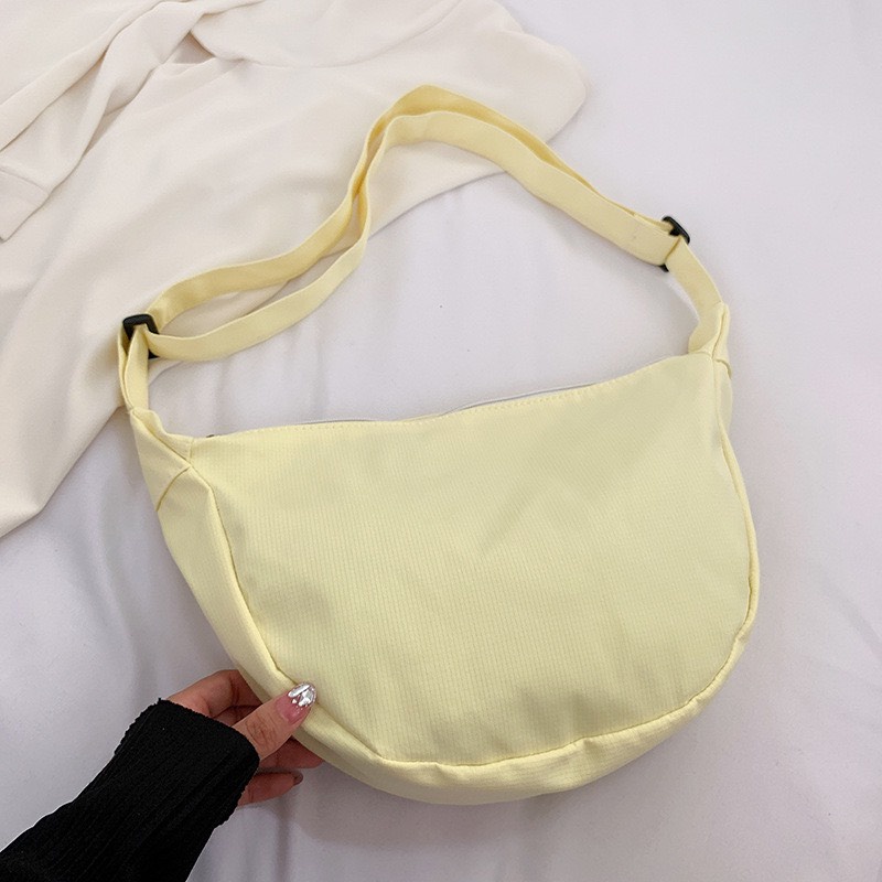 Túi Đeo Chéo Vải (Có Kèm Phụ Kiện) Siêu Nhẹ Cá Tính Ngăn Chứa Rộng Rãi Phong Cách Trẻ Trung Tx9202