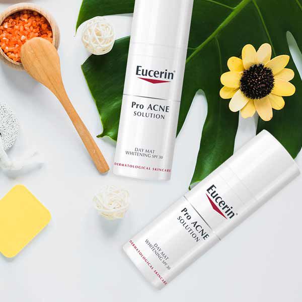 Combo Eucerin Kem Dưỡng Hỗ Trợ Giảm Mụn, Làm Sáng Da 50ml + Gel Rửa Mặt Da Dầu Mụn 200 ml