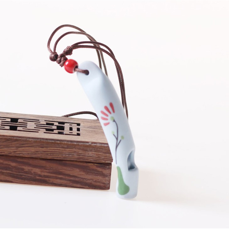 Vòng cổ gốm hình trụ vẽ hoa VGOM54