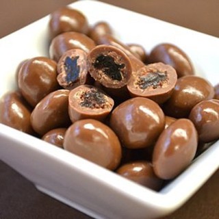 Chocolate sữa Kirkland nho khô