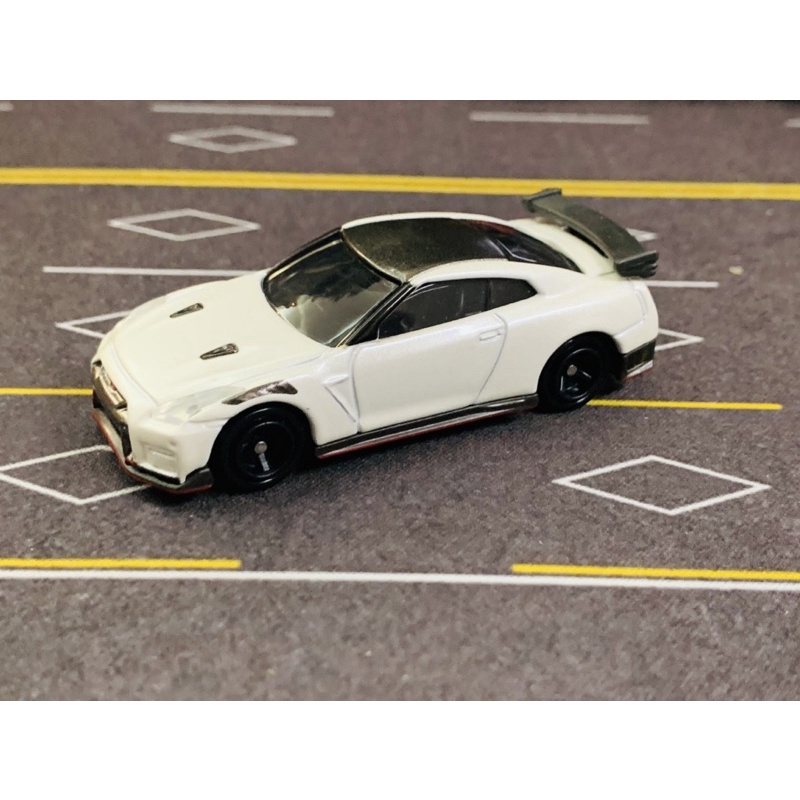 Hobby Store xe mô hình Tomica Nissan R35 (Trắng)