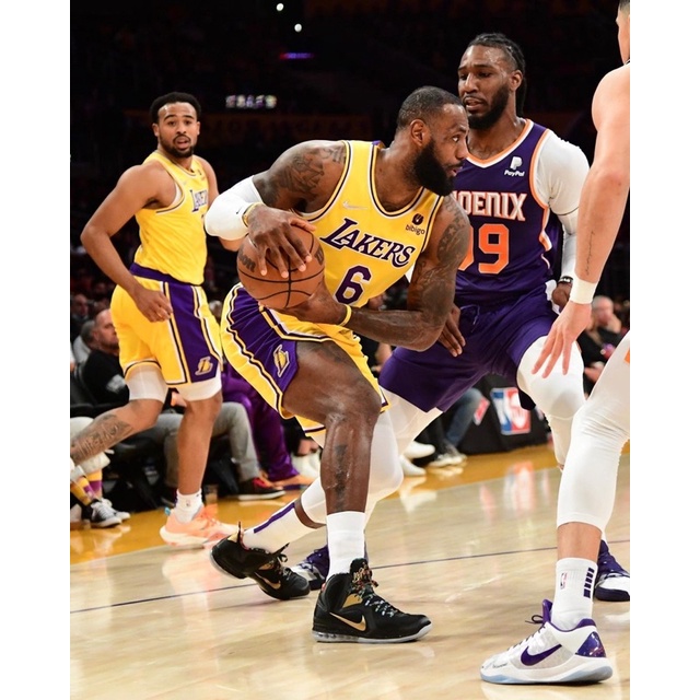 'Giày Cổ Cao' Nike Lebron 9 Watch the Throne