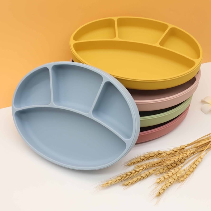 Khay ăn dặm silicone hình oval kèm nắp cho bé ăn dặm, đế hít chân không chống đổ chống lật