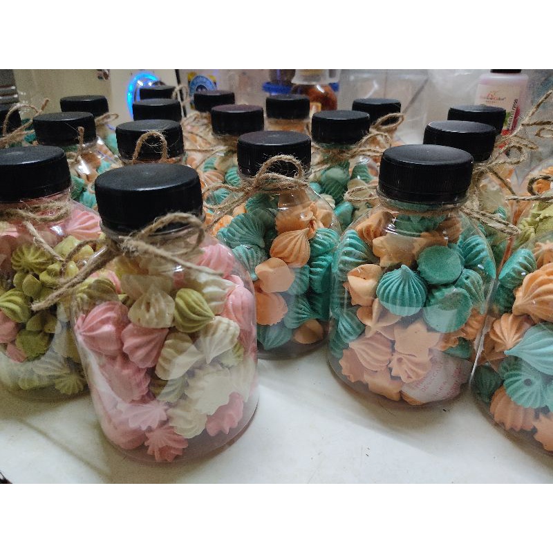 Kẹo meringue nụ hôn