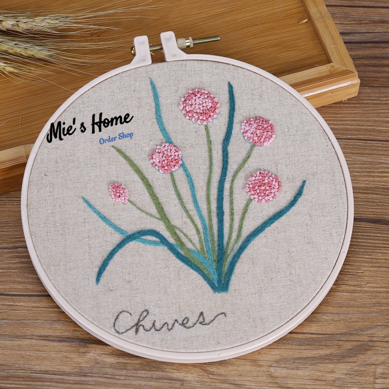 Kit thêu tay - DIY Bộ nguyên liệu thêu tranh CÚC HỌA MI   / MIE HANDMADE