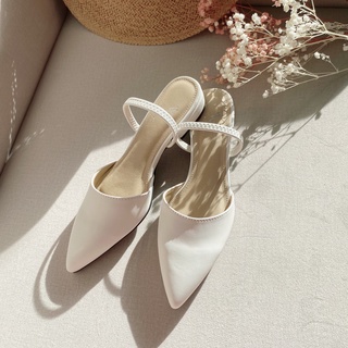 [ Rẻ vô địch] Sandal Bít Mũi Đế Thấp - YUME G0002