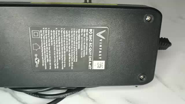 Bộ sạc nhanh 72V3A cho xe máy điện Vinfast