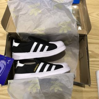 Giày addidas cho bé