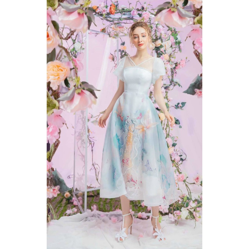 Áo dài cách tân thêu hình cô gái vải oganza cao cấp