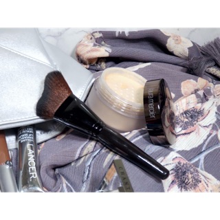 Phấn phủ bột Laura Mercier Loose Setting Powder không màu, glow da