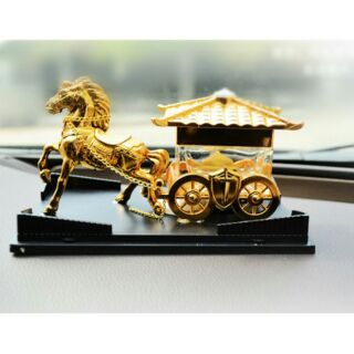 Ngựa vàng Nước hoa khử mùi trong xe