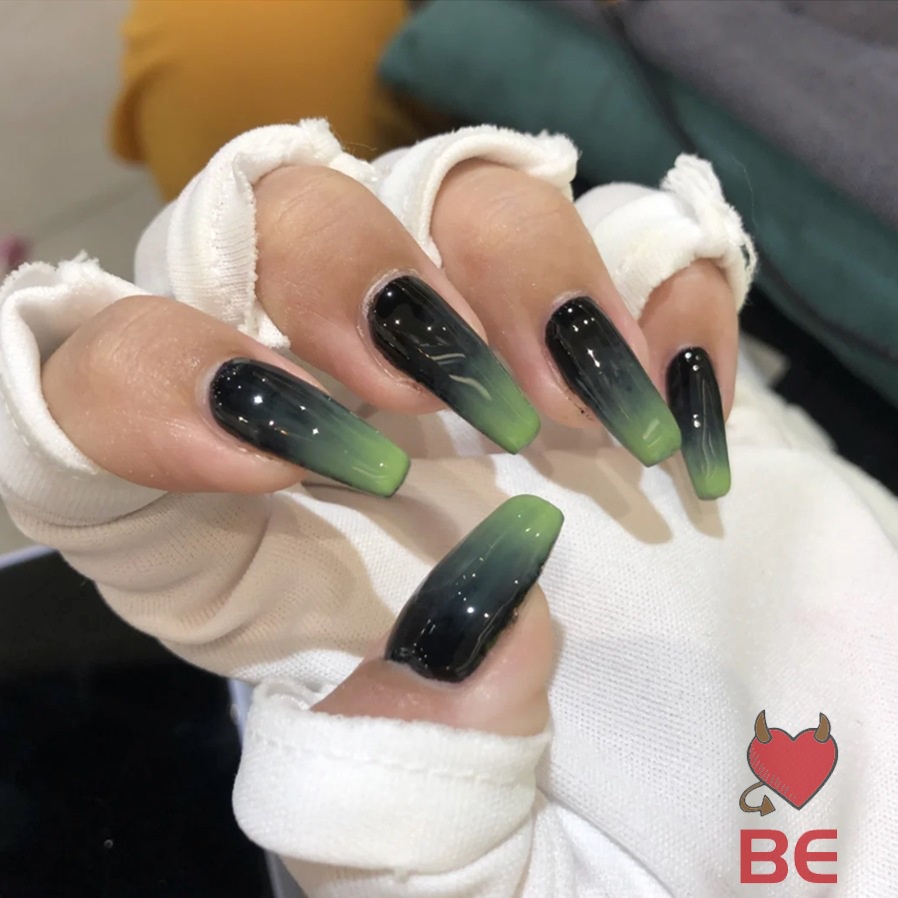 Set 24 móng tay giả màu xanh lá gradient có thể tháo rời