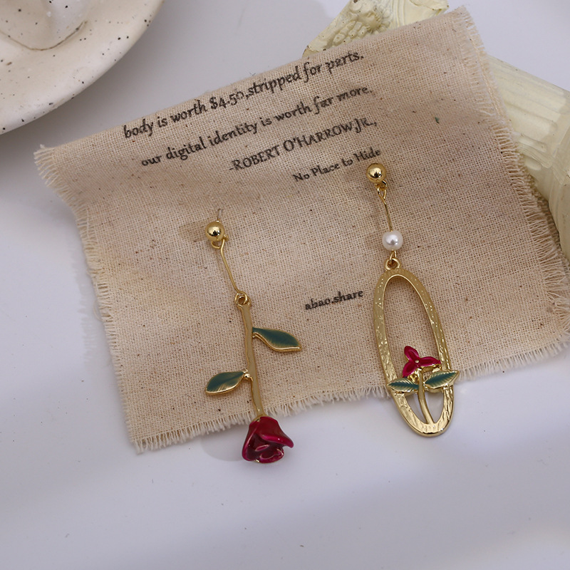 Khuyên tai dáng dài hình hoa hồng đính ngọc trai giả thời trang vintage cho nữ