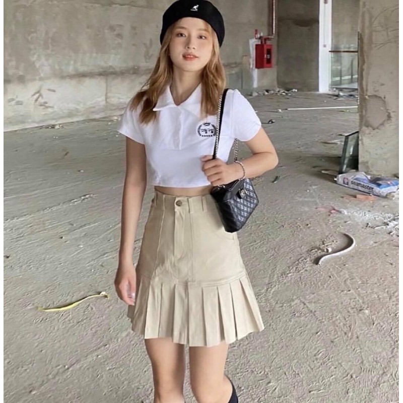 Áo croptop có cổ thêu chữ cực xinh | BigBuy360 - bigbuy360.vn