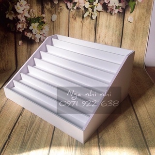 KỆ TRƯNG BÀY SƠN MÓNG TAY