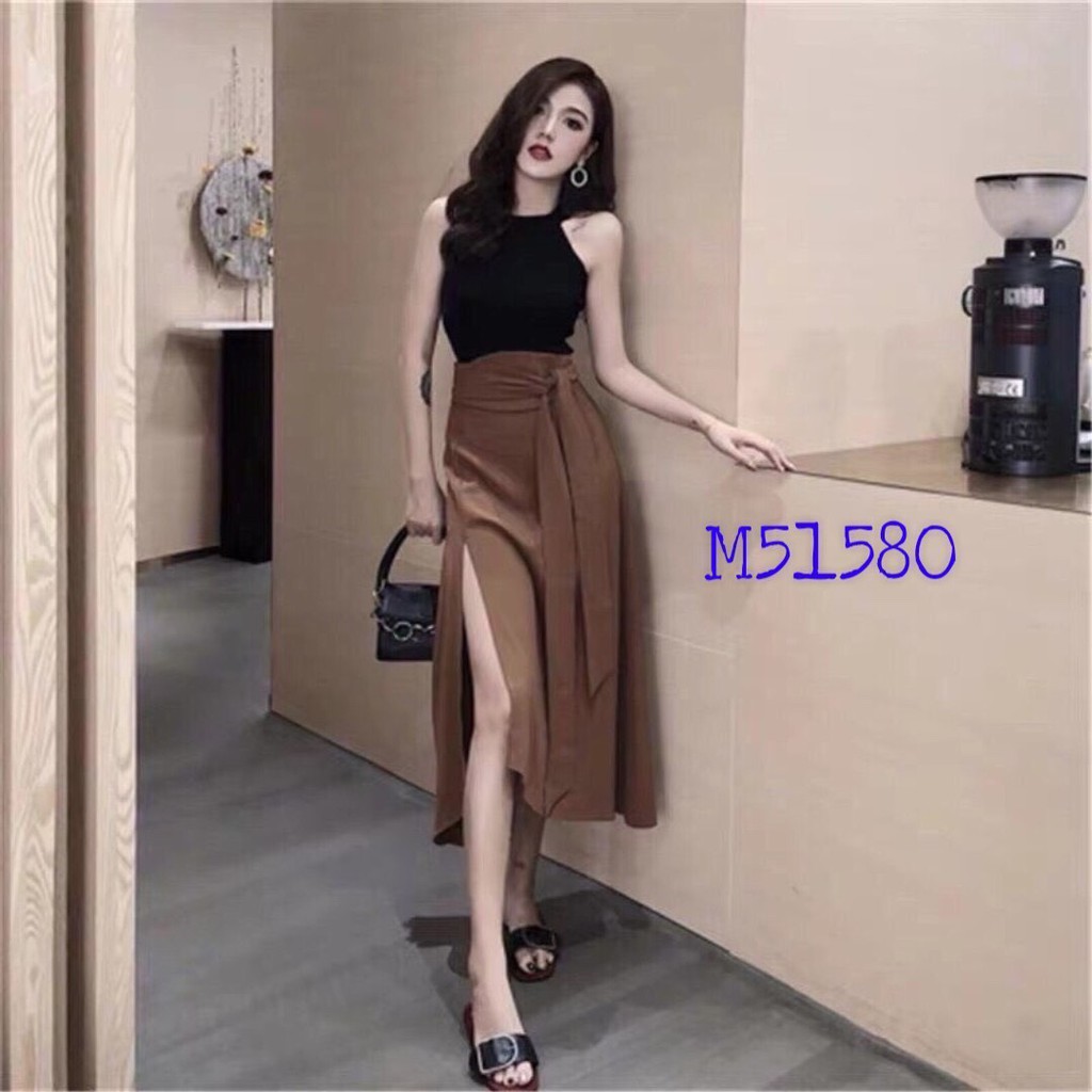 Sét áo cổ yếm và chân váy xẻ tà siêu hot