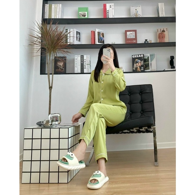 Bộ Pijama Mặc Nhà Cổ Sen Chất Lụa Latin Hàng Thiết Kế Cao Cấp