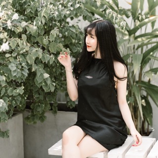 Đầm ngủ phi lụa cổ yếm