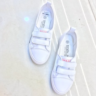Slip on trắng tinh 2 đai cá tính
