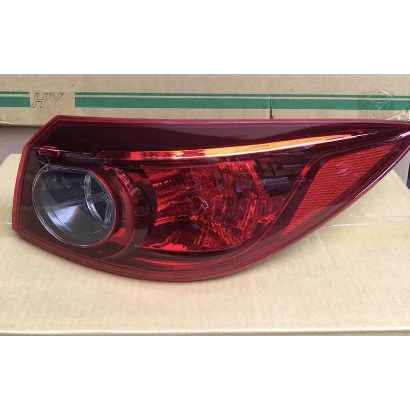 Đèn hậu Mazda 3  không led đời 2015 - 2019 - có lắp đặt tại cửa hàng