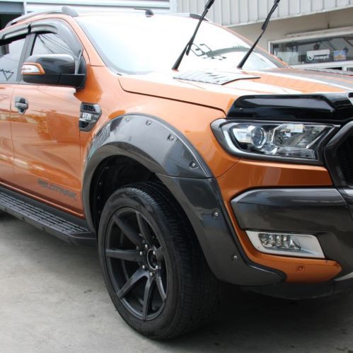 VÈ CUA LỐP XE FORD RANGER 2019 CÓ ĐINH