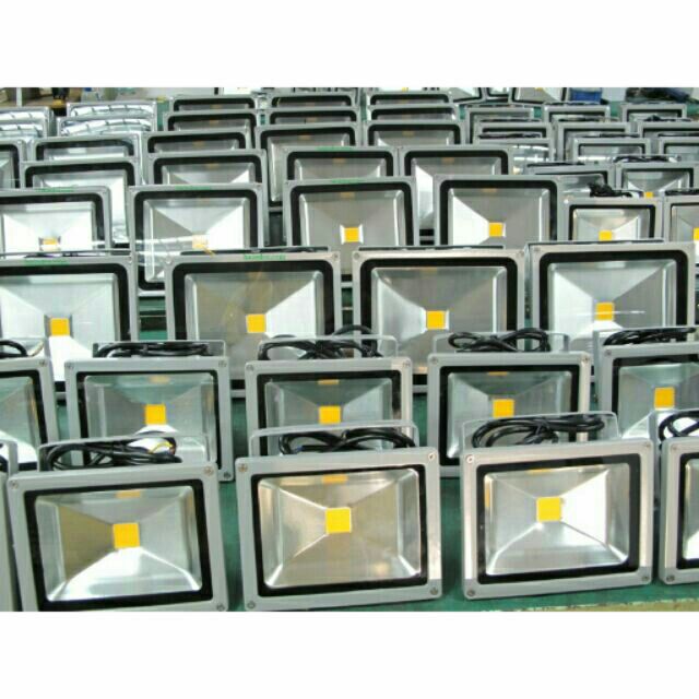 Đèn pha led chiếu sáng 10w