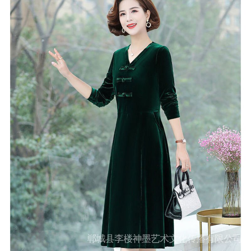 Đầm Nhung Dài Trung Hoa Cỡ Lớn Vừa Phải Dành Cho Nữ Trung Niên Mặc Vào Mùa Đông