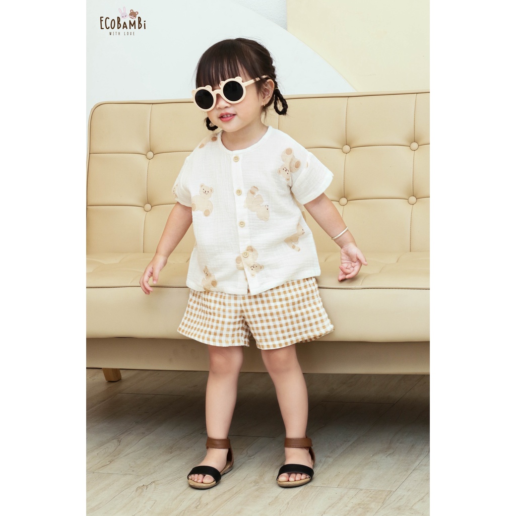 Bộ cotton Muslin Unisex tay ngắn, QUẦN SHORTS phong cách Hàn Quốc in Gấu phối quần kẻ sọc caro cho bé ECOBAMBI