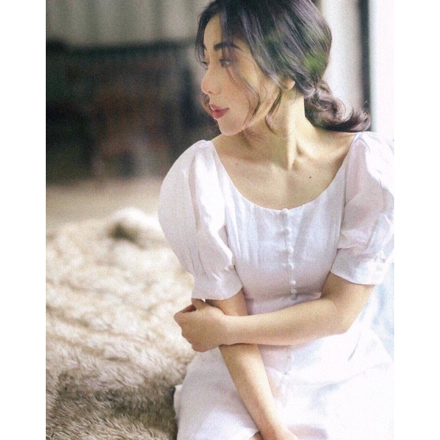 ĐẦM XÒE TRẮNG BỌC NÚT TAY PHỒNG XINH XẮN