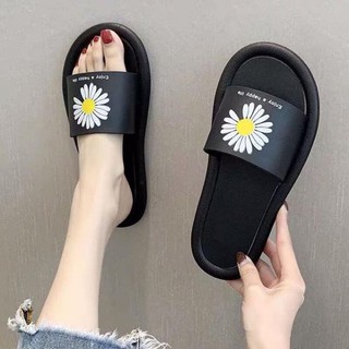Dép hoa cúc hot trend hè đi chơi, đi biển