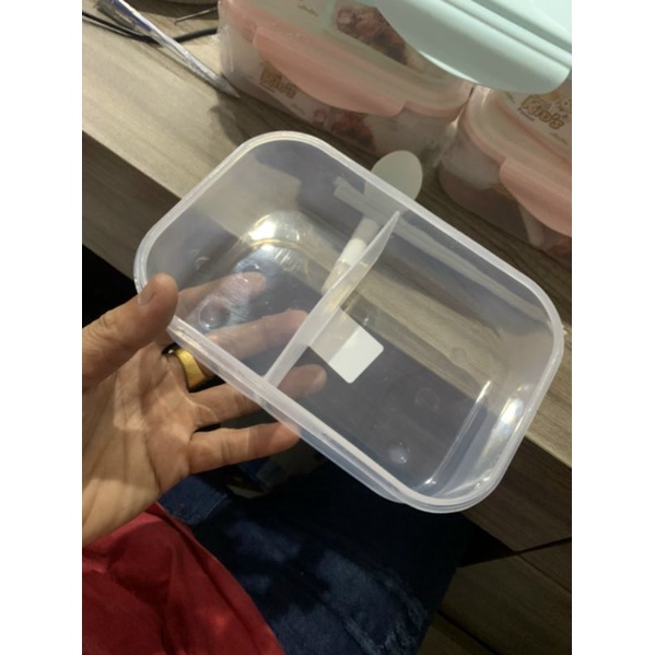 HỘP CHiA NGĂN KÈM ĐŨA MUỖNG ,