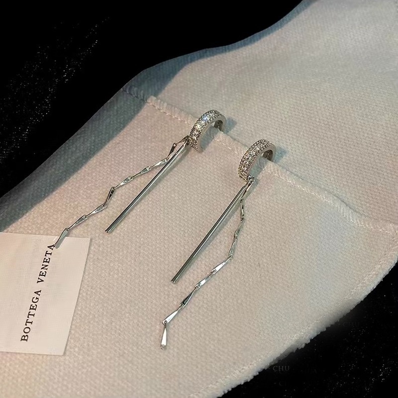 Khuyên Tai Kẹp/Kẹp Tai Dáng Dài Hình Giọt Nước Đính Đá Zircon Không Cần Xỏ Lỗ
