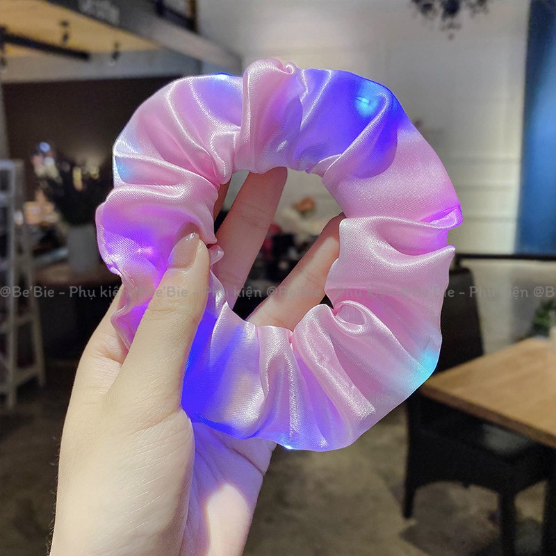 Scruschies phi bóng có đèn led, Buộc tóc vải hot trend BeBie - BP240