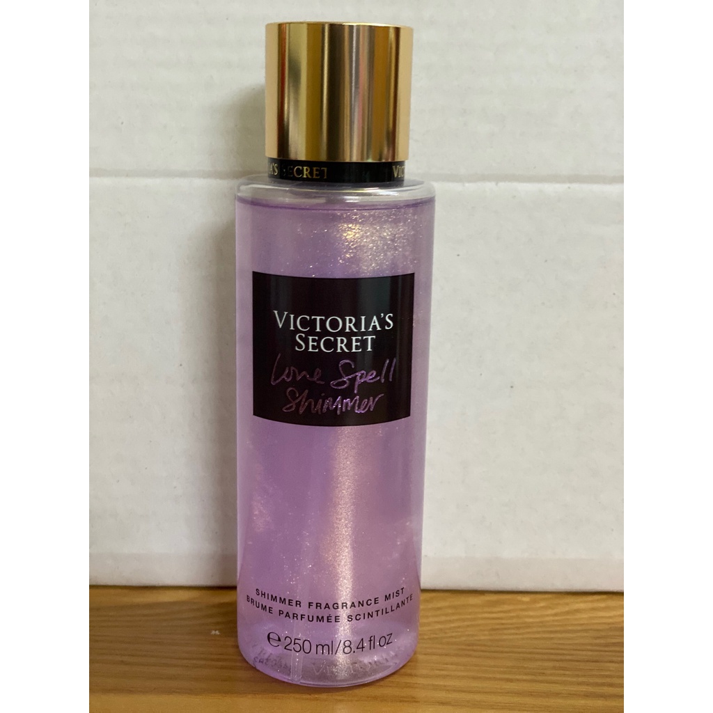 Xịt Toàn Thân Có Kim Tuyến Victoria's Secret Love Spell Shimmer Fragrance Mist 250ml