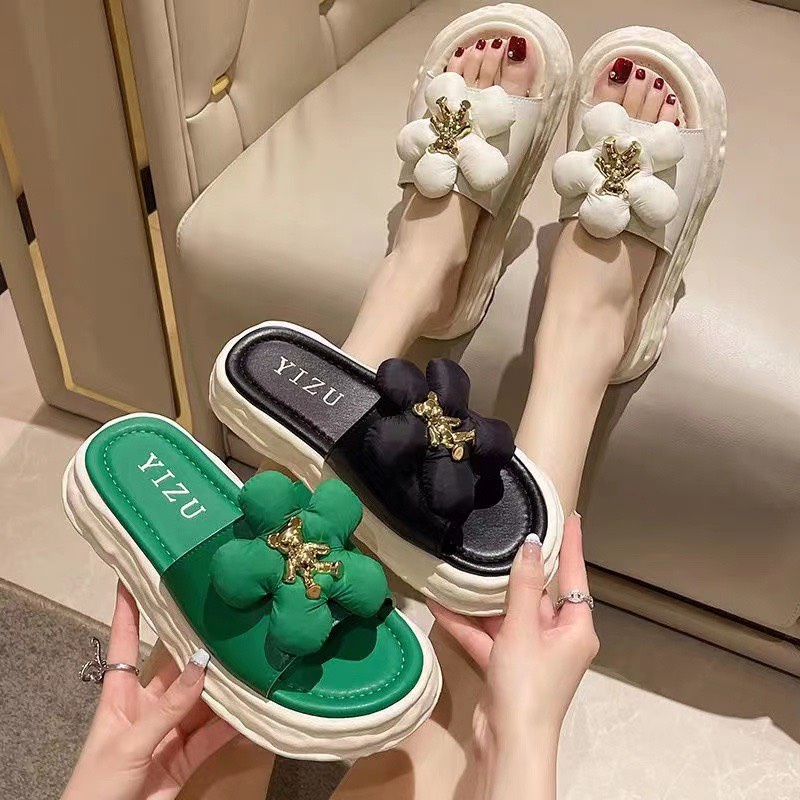 Dép nữ thời trang YiZu cao 3cm tôn dáng thời trang đính hoa gấu siêu đẹp