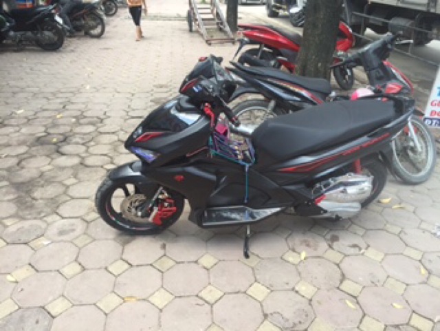 Pas che heo dầu xe air blade,vaio