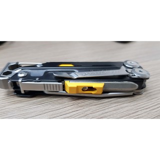 Dụng cụ đa năng Leatherman Signal