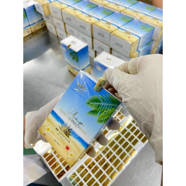 Kem Chống Nắng Pháp Cosmetic tặng kèm kích trắng da mặt Pháp