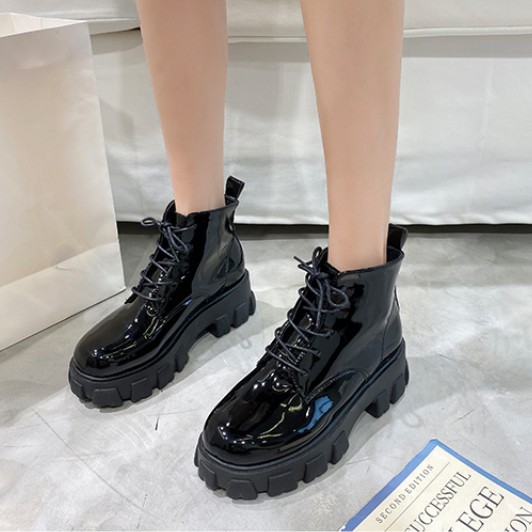 [Mã FASHIONCB154 giảm 10K đơn bất kỳ ] Giày Bốt Martin cao gót đế bệt phong cách Hàn Quốc | BigBuy360 - bigbuy360.vn