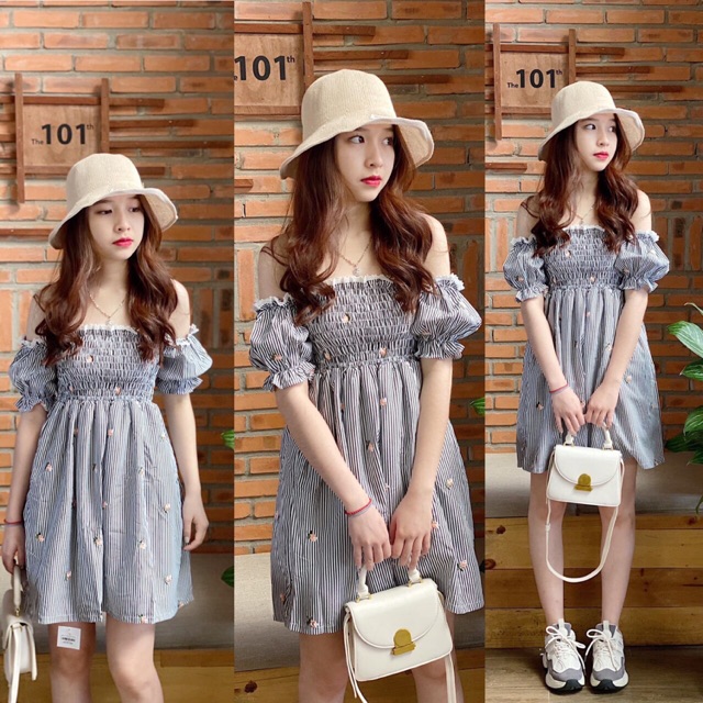 Đầm trễ vai nhún chỉ thêu hoa